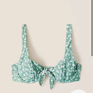 Abercrombie and Fitch Underwire Bathingsuit Top